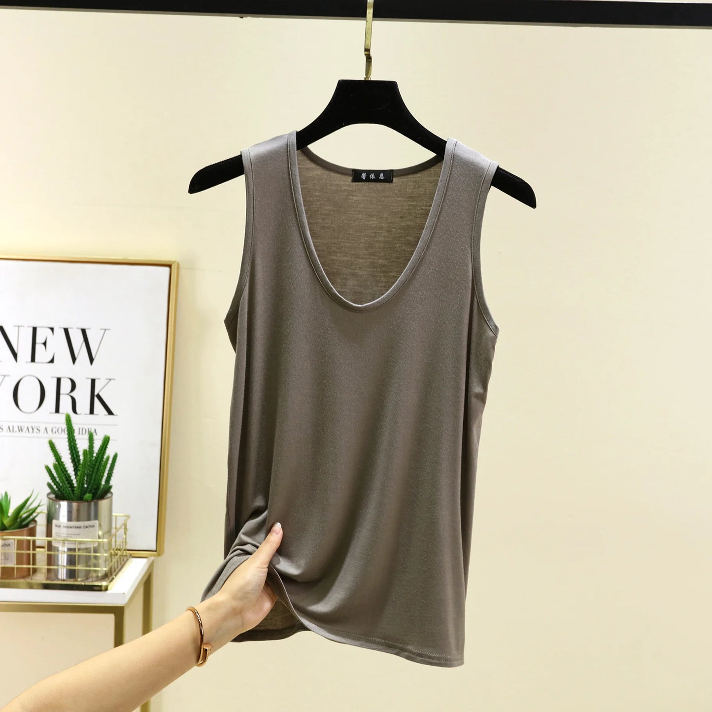 Plus size L to 6XL Modal Women's tank Tops U-Neck Summer Thin sleeveless Bottomed Top Loose Tee Tops  vest comfort homewear