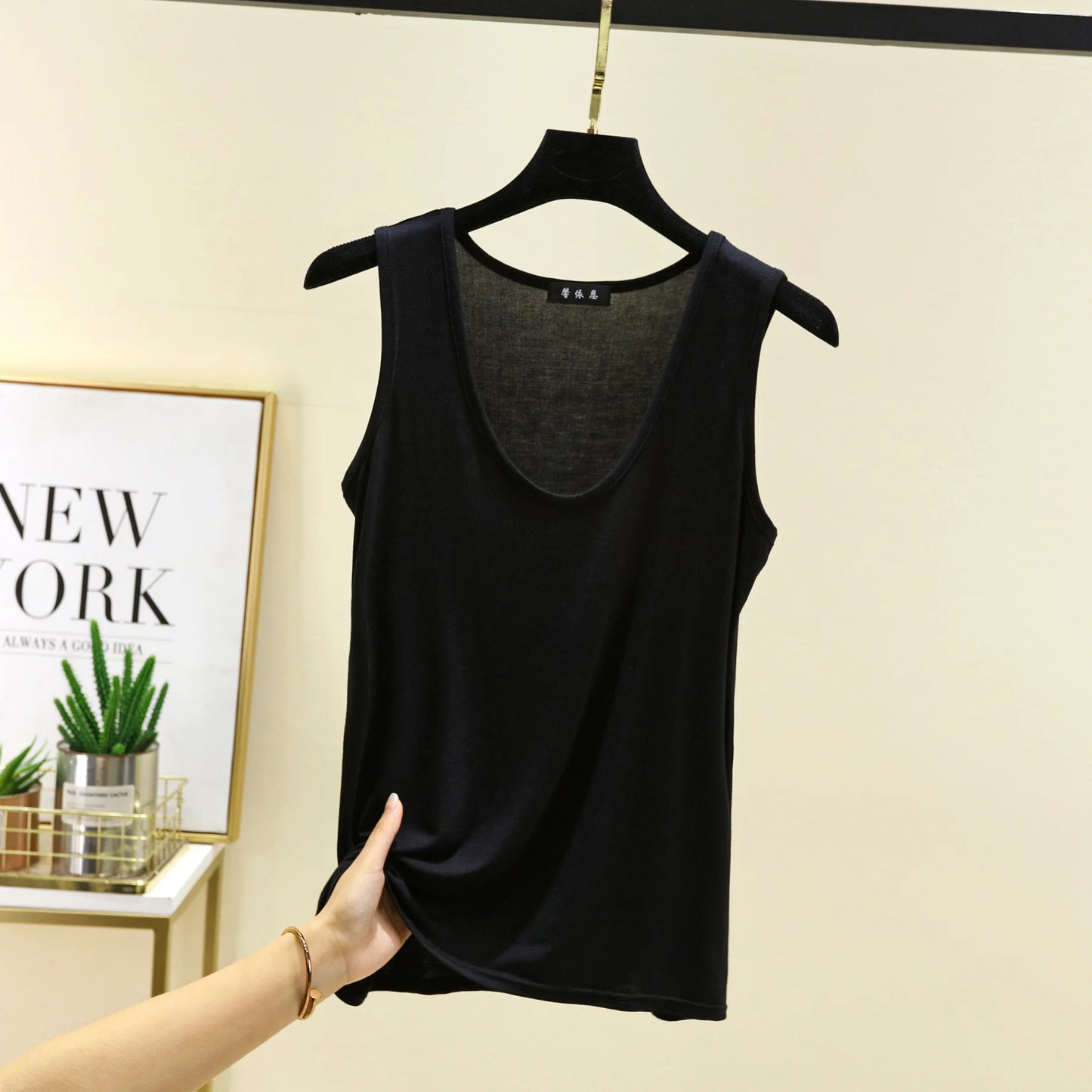 Plus size L to 6XL Modal Women's tank Tops U-Neck Summer Thin sleeveless Bottomed Top Loose Tee Tops  vest comfort homewear